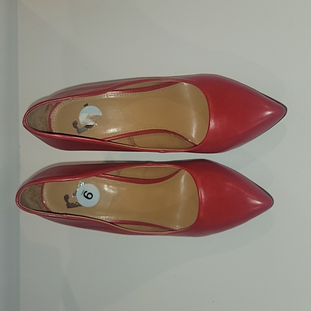 Pumps by Report Size 9 Red